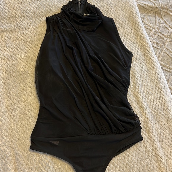 Like new body suit - Picture 3 of 3